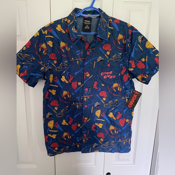 Child’s Play 2 Chucky button down shirt. SIZE MED NWT - Picture 1 of 3